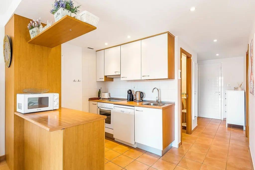 🏠 Furnished Apartment with Ocean and Pool Views – Available for Short and Long Stays