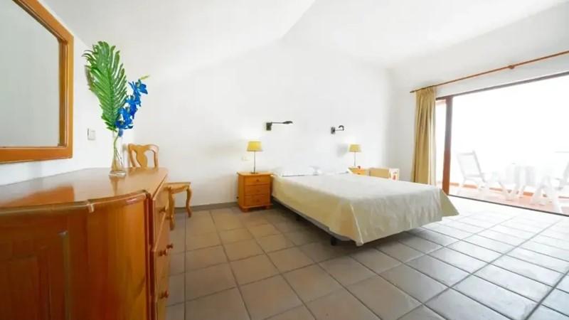 Bright 2 bedroom apartment