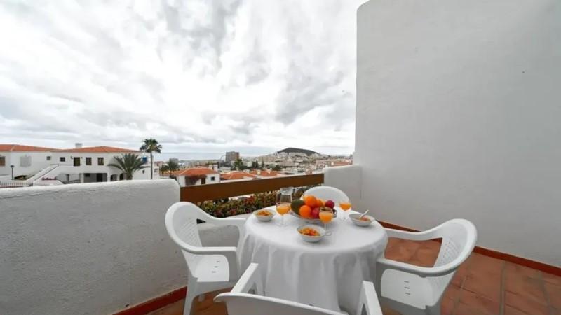 Bright 2 bedroom apartment