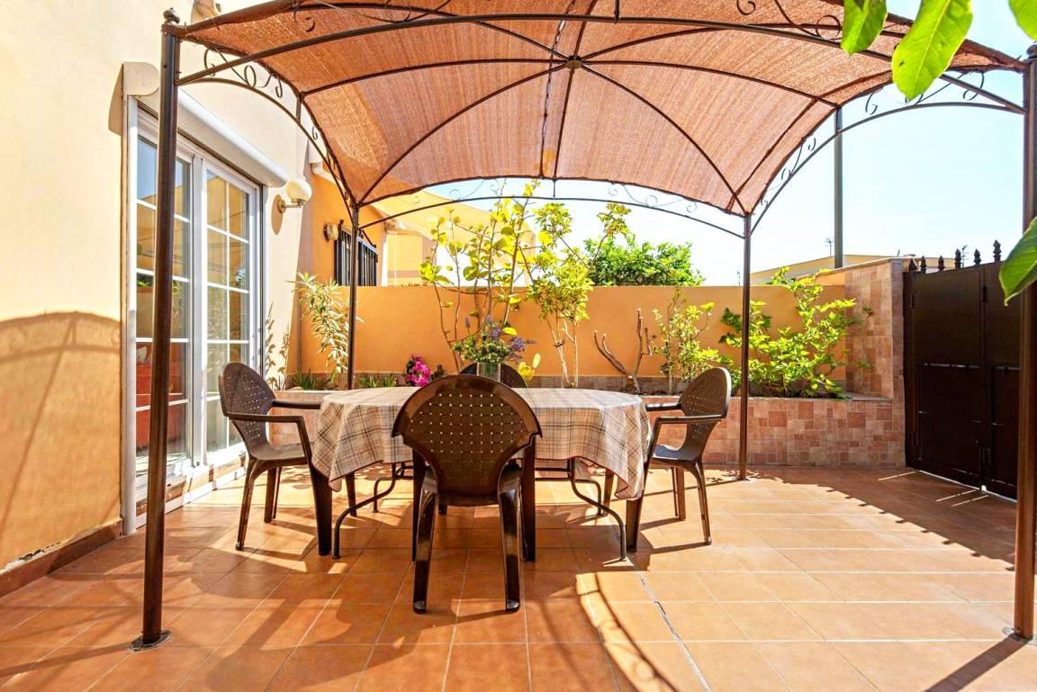 Friendly, family holiday home with barbecue